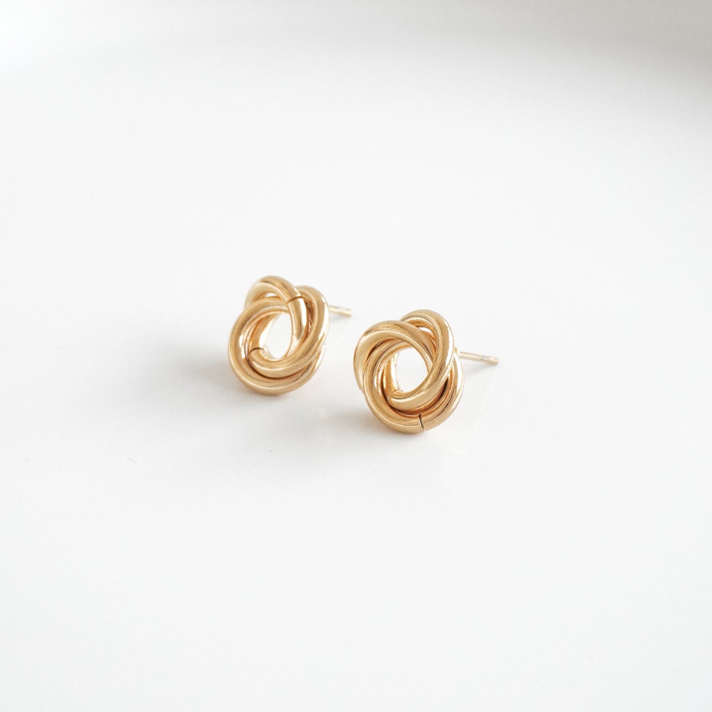 Aretes círculos entrelazados mini