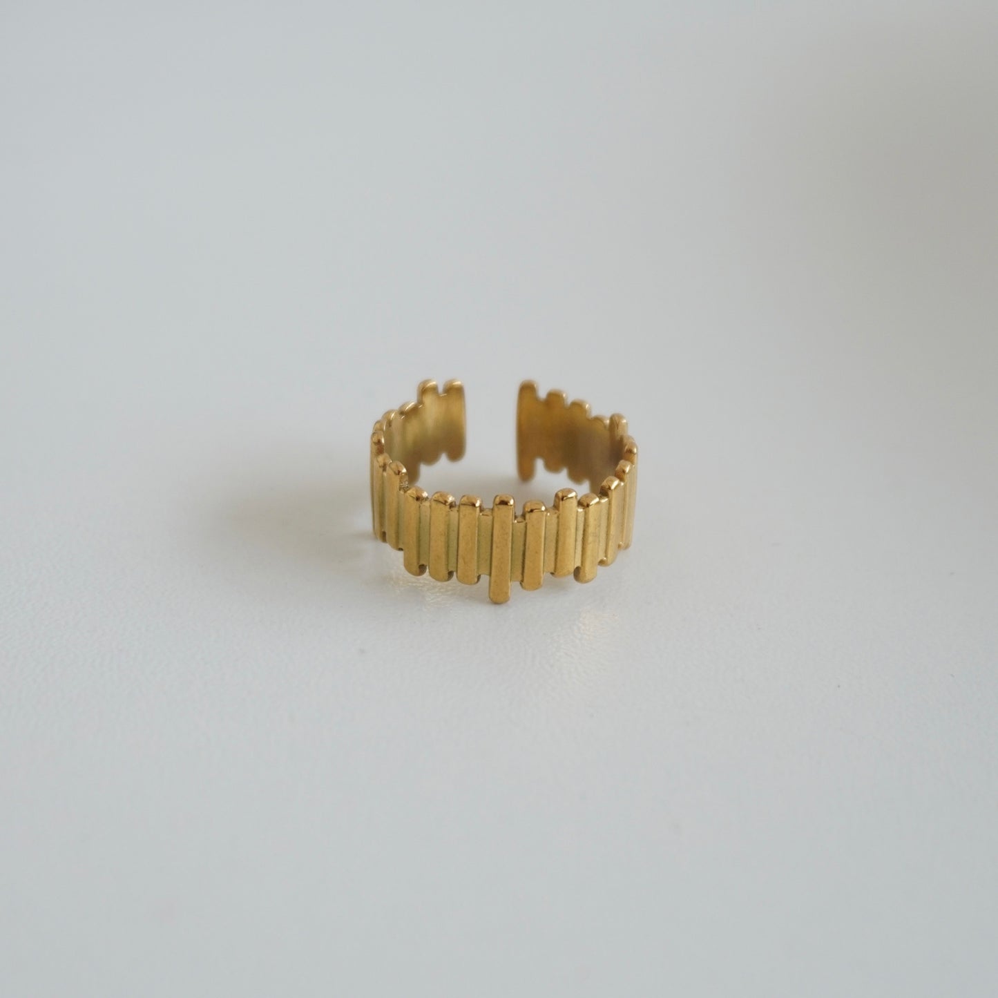 Anillo de líneas de acero inoxidable