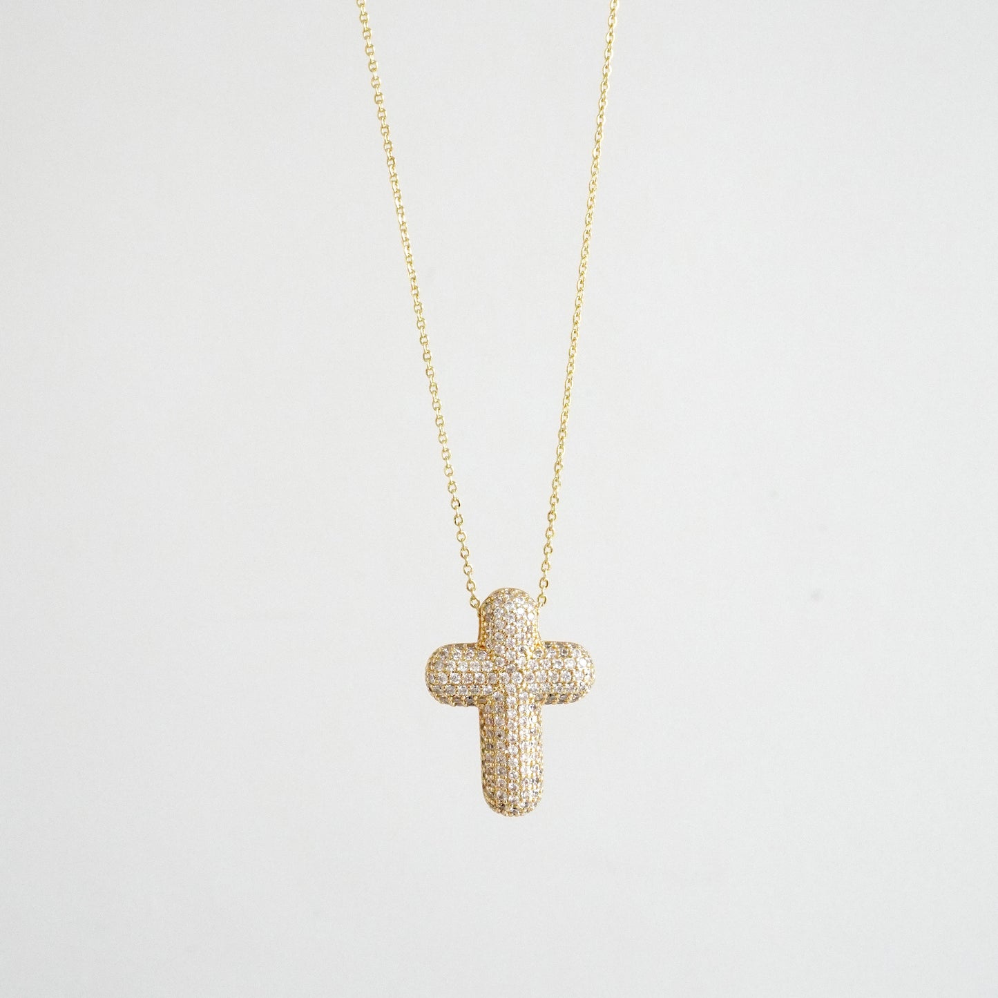 Cadena de cruz chunky y zirconias
