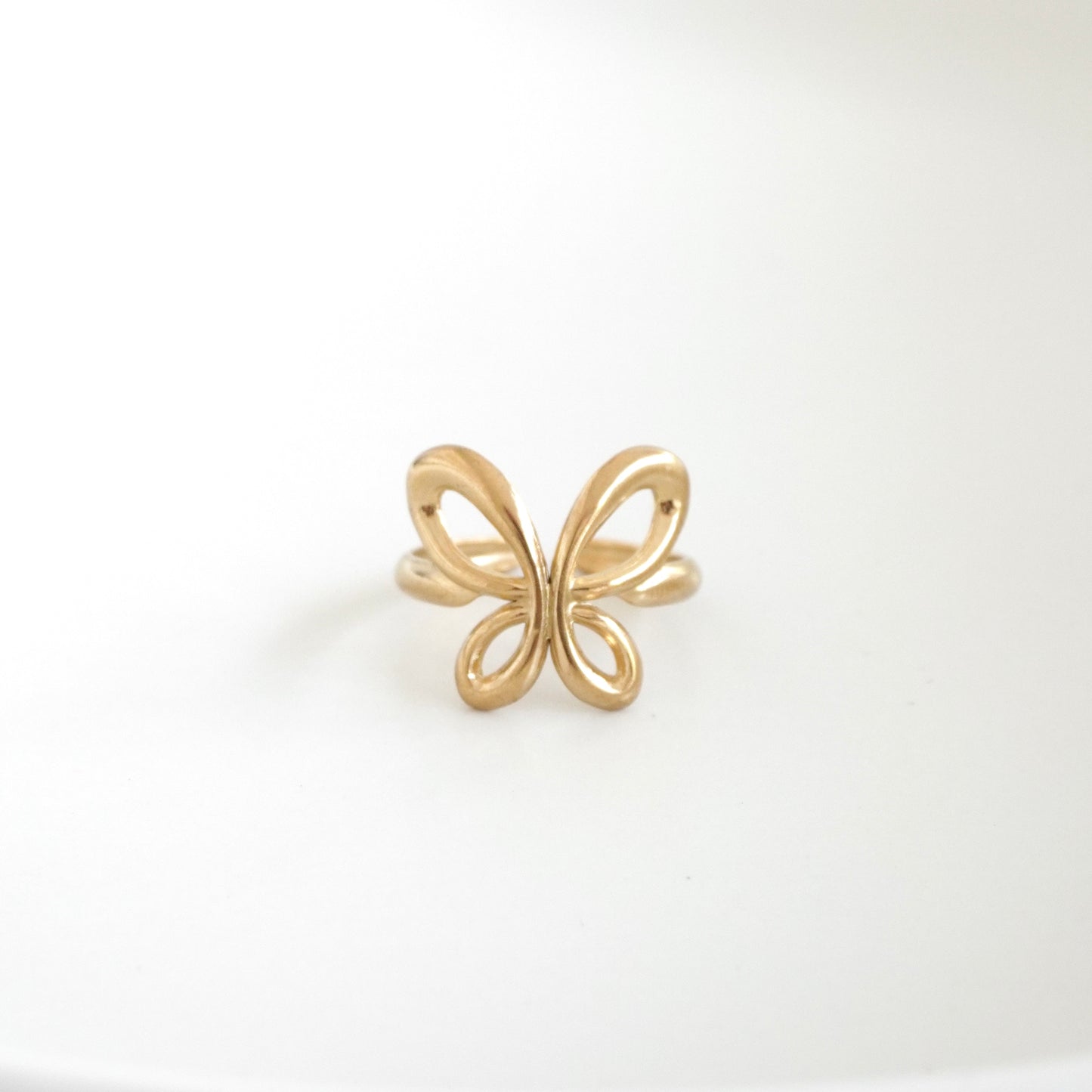 Anillo silueta mariposa