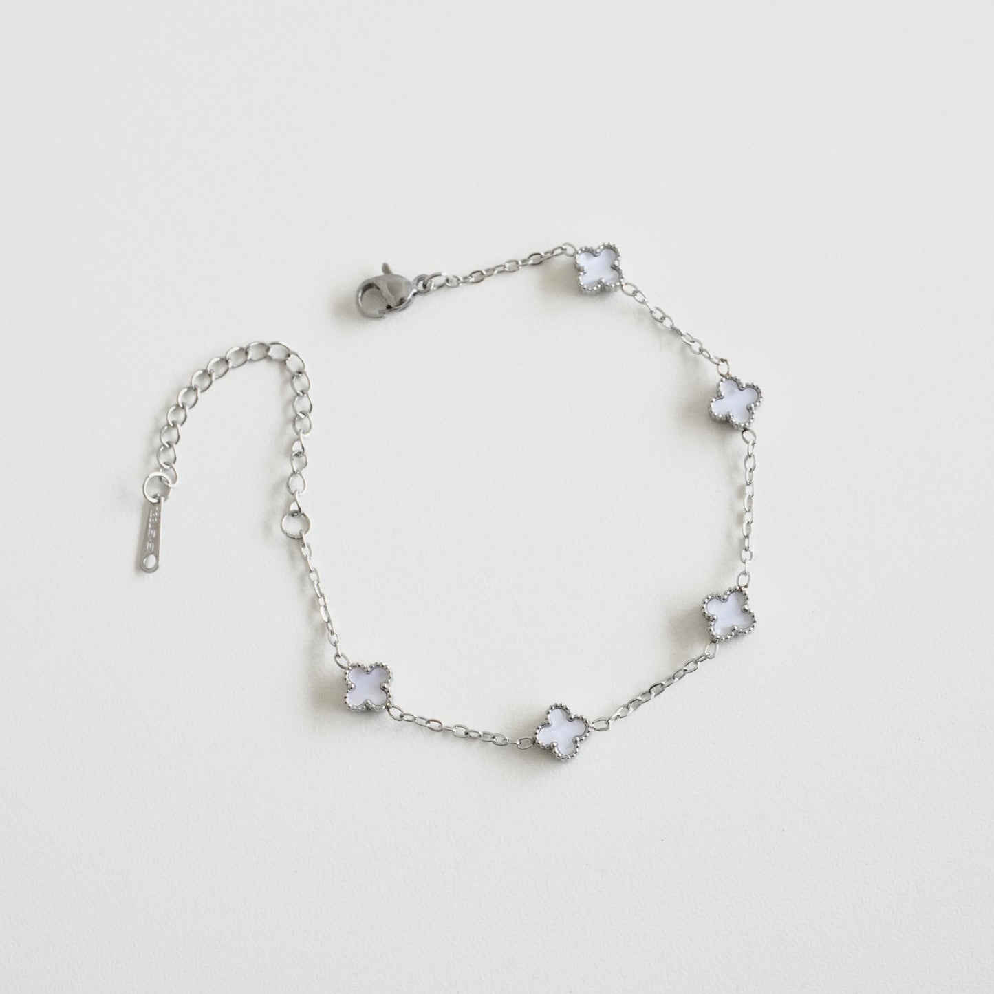 Pulsera van cleef plateada mini blanca