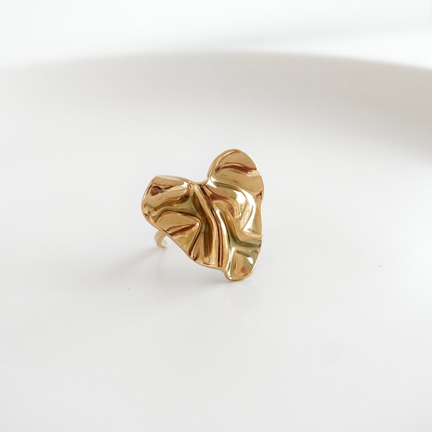 Anillo corazón corrugado