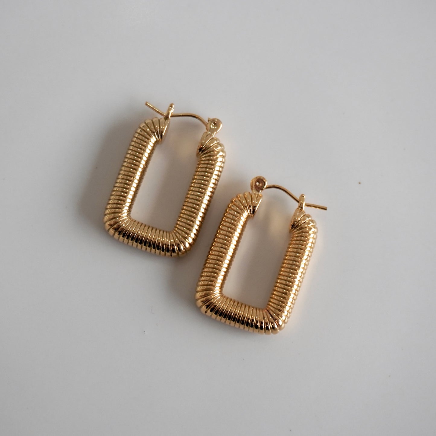 Aretes cuadrados líneas