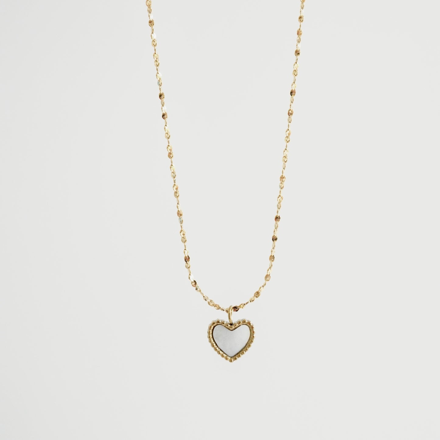 Cadena delgada dije corazón aperlado