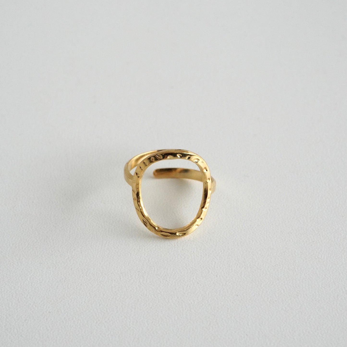 Anillo círculo texturizado