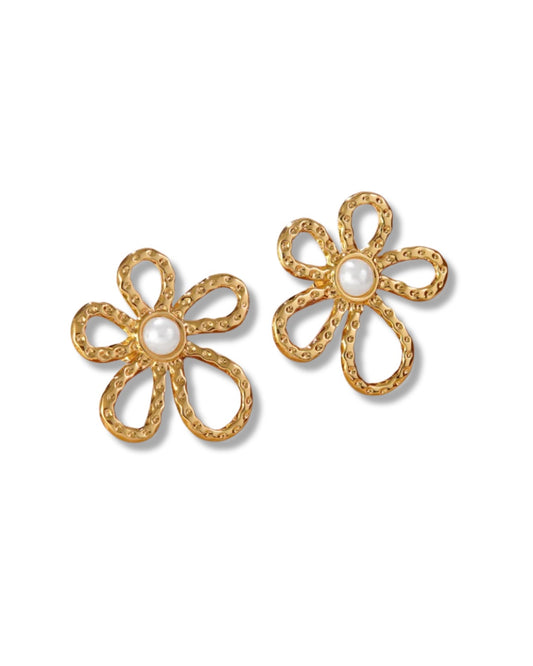 Aretes de flor con perla al centro
