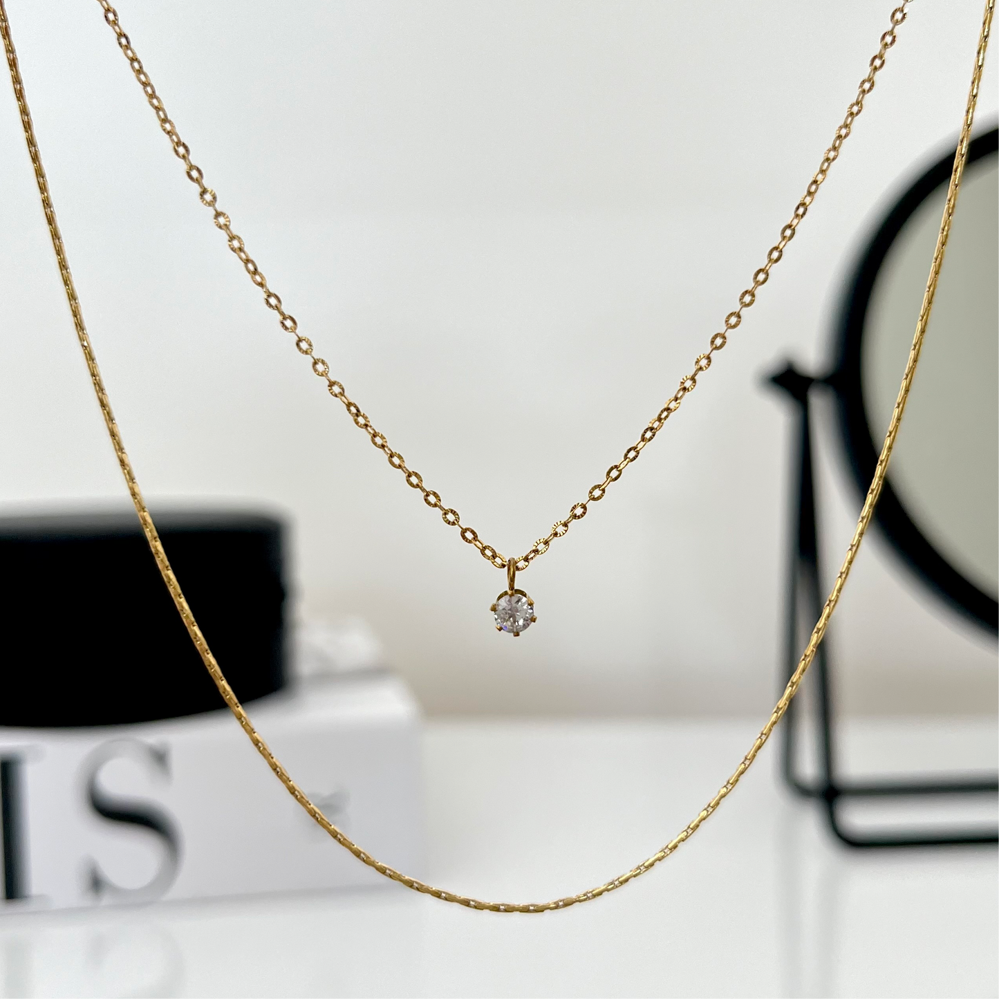Set de cadenas básicas con dije zirconia
