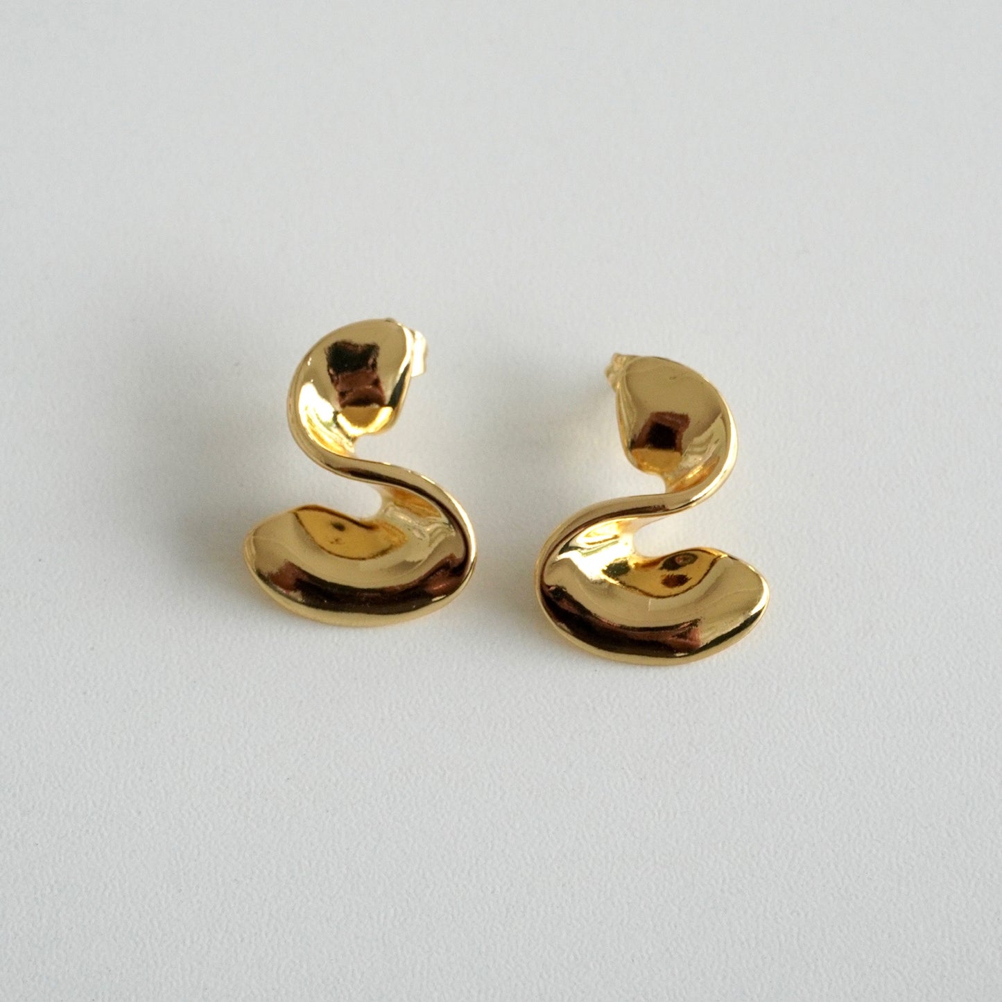 Aretes tipo S