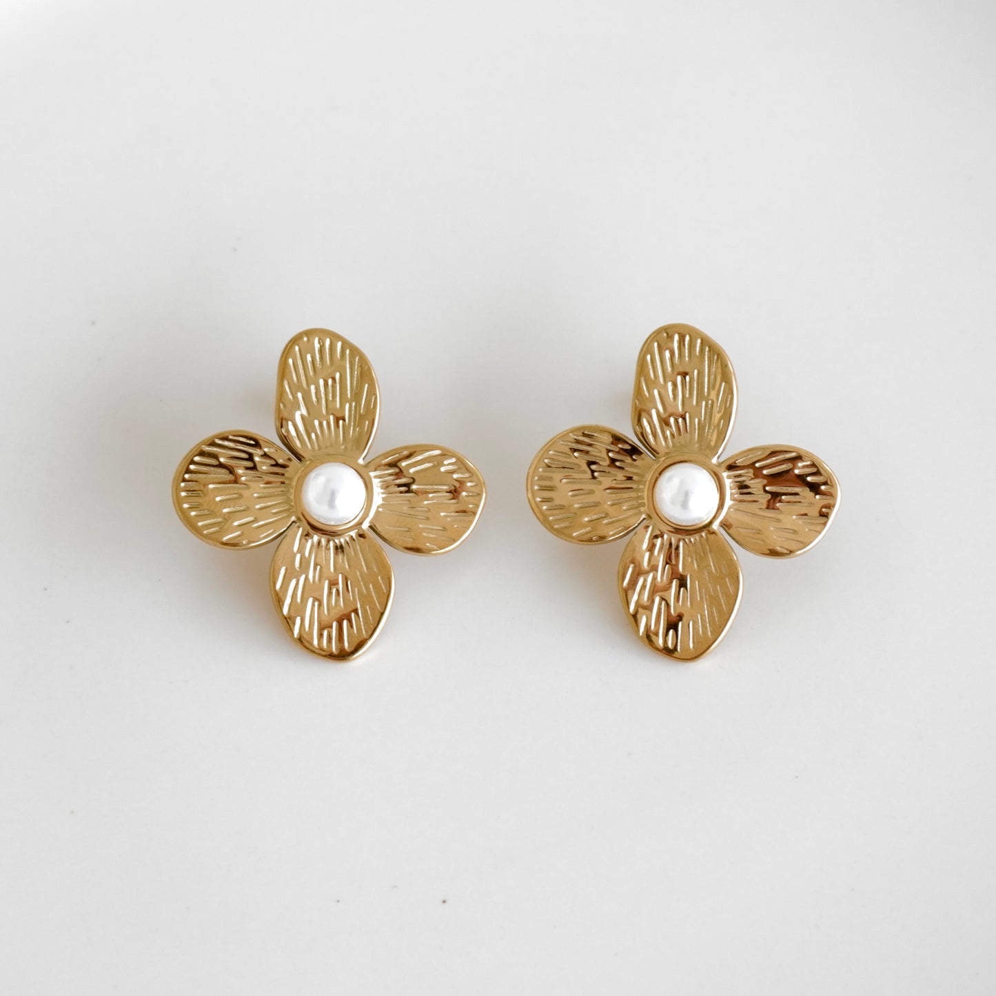 Aretes flor 4 pétalos