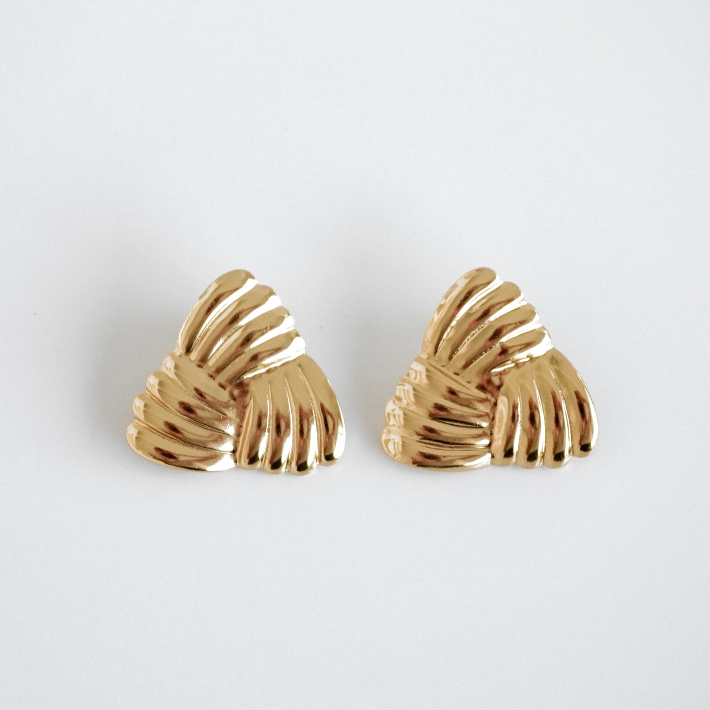 Aretes triángulo triple