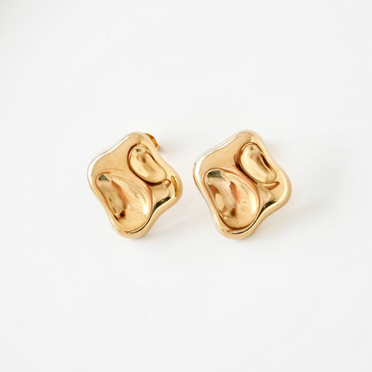 Aretes cuadrados con hendiduras