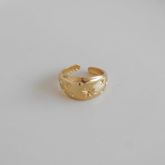 Anillo destellos grabados