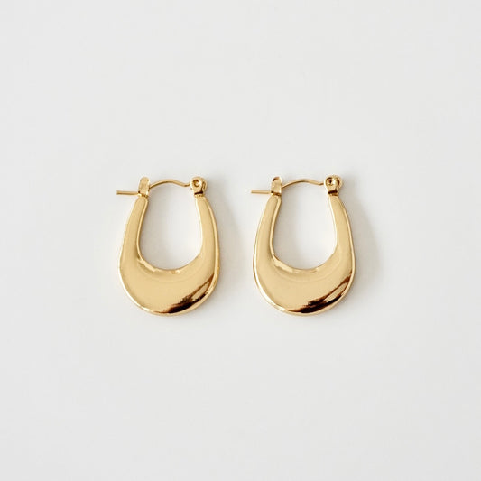 Arracadas forma canasta con broche