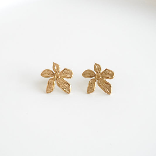 Aretes tipo flor 5 pétalos