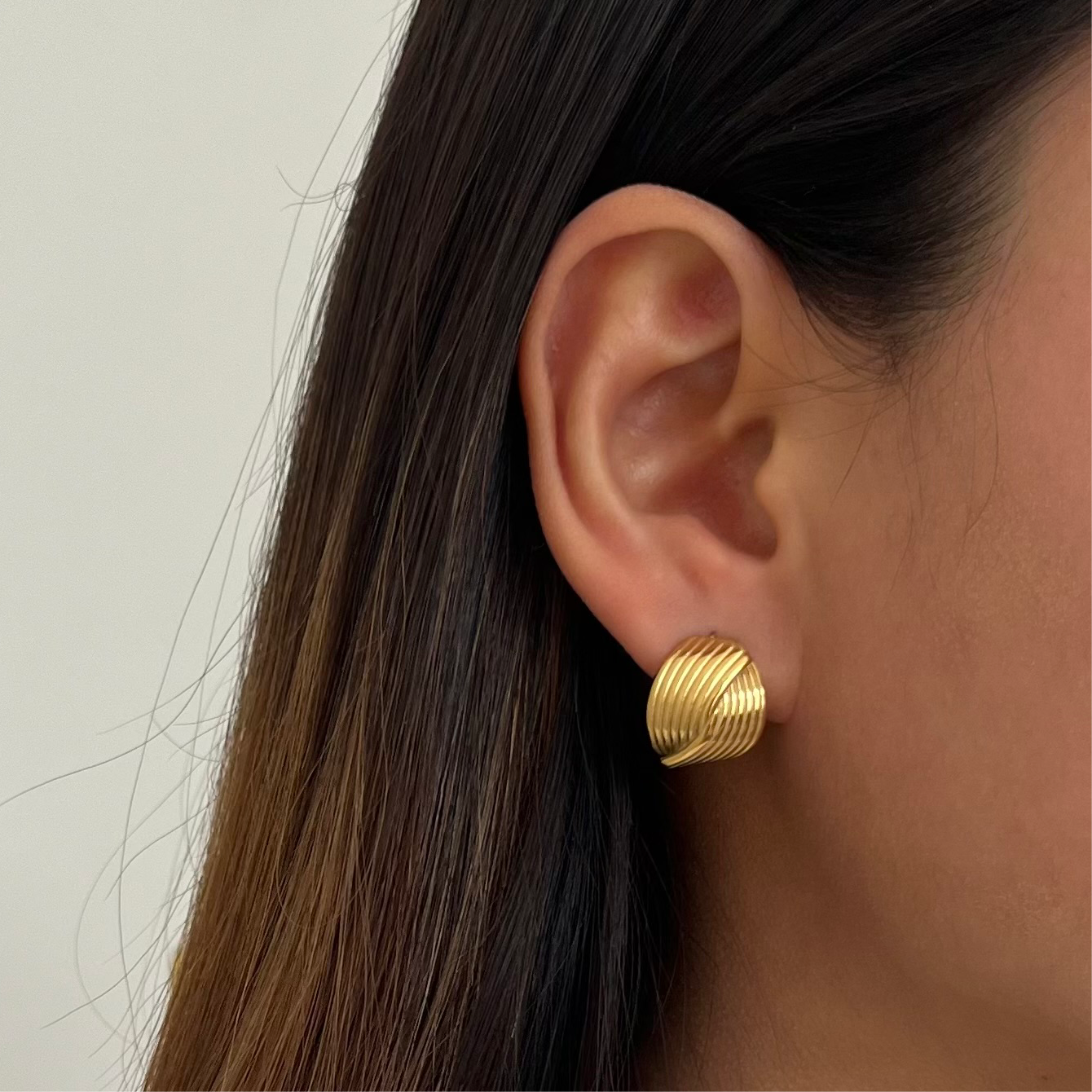 Aretes nudo pequeños