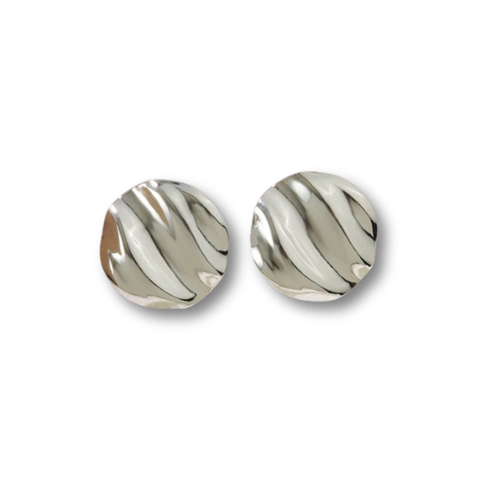 Aretes de botón con textura plateados