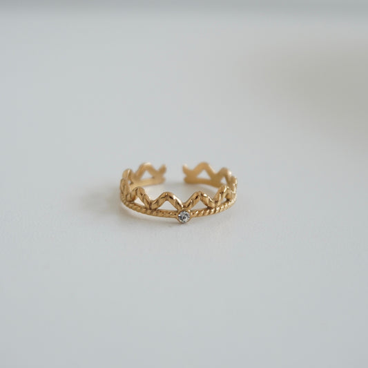 Anillo zig zag y zirconia