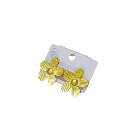 Aretes de flor pequeña con líneas