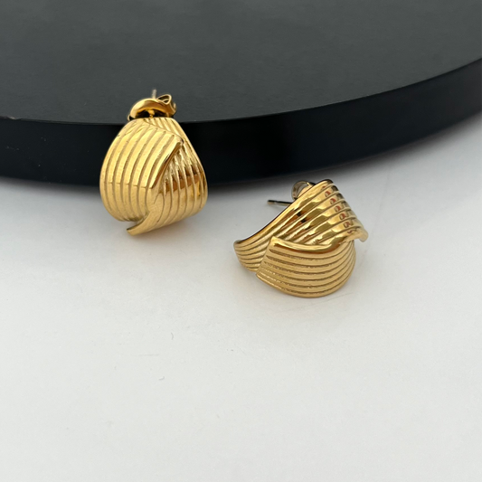 Aretes nudo pequeños