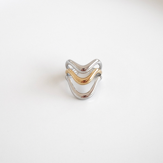 Anillo bicolor triple curvo