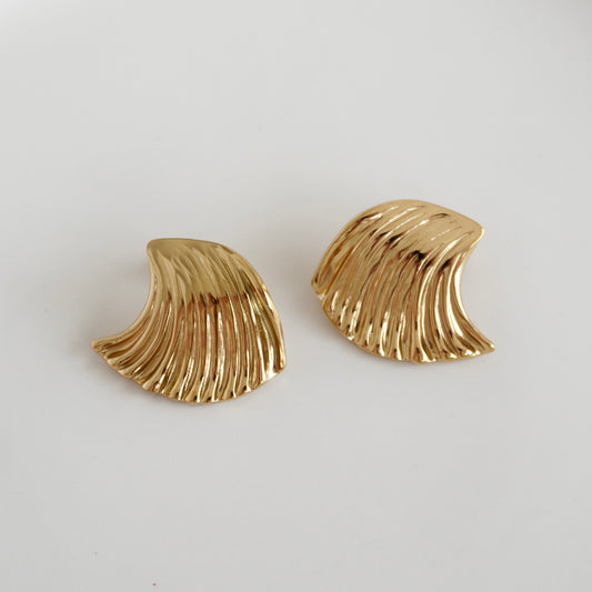 Aretes abanico con líneas