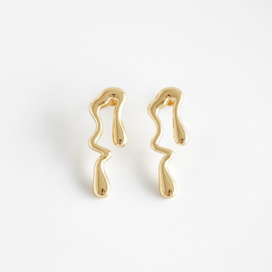 Aretes caídos asimétricos