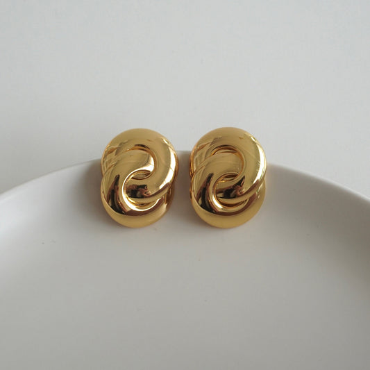 Aretes chunky circulo entrelazado