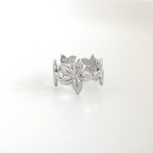 Anillo flores 5 pétalos plateado