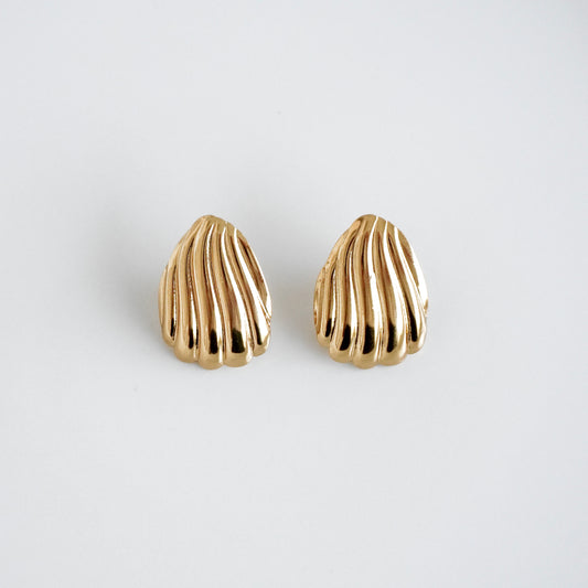Aretes de concha pequeños