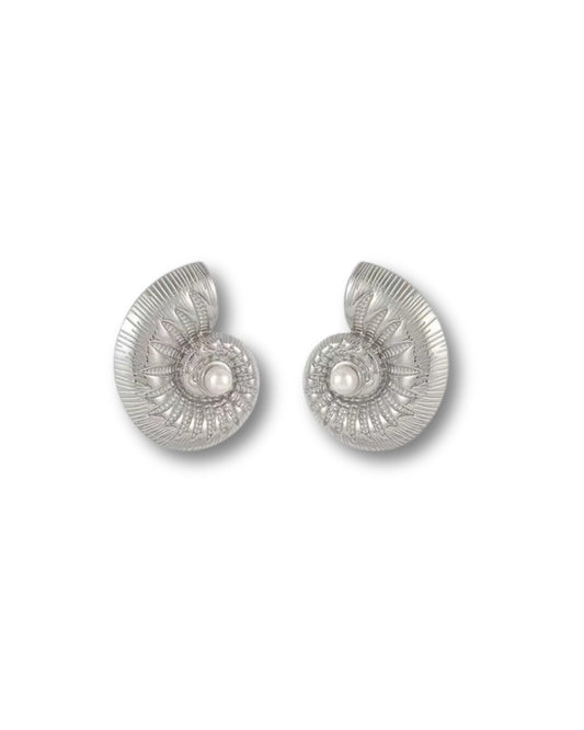 Aretes caracol con perla plateados