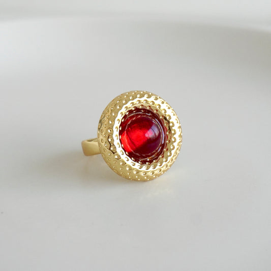 Anillo chuncky redondo zirconia roja