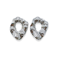 Aretes asimétricos texturizados plateados