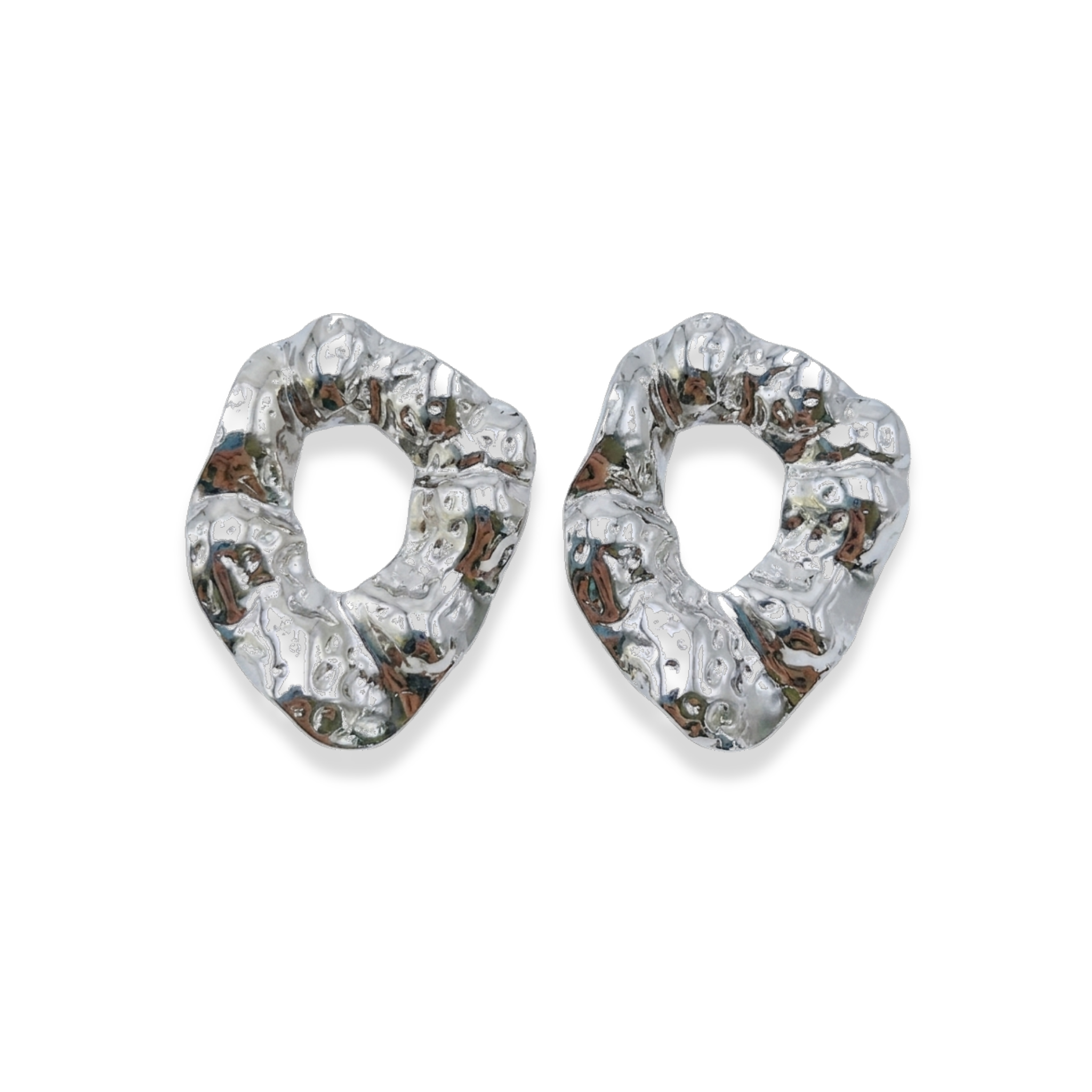 Aretes asimétricos texturizados plateados