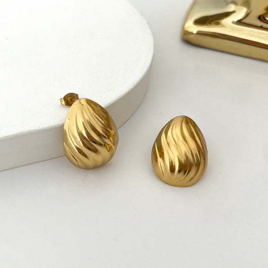 Aretes tipo gota con textura