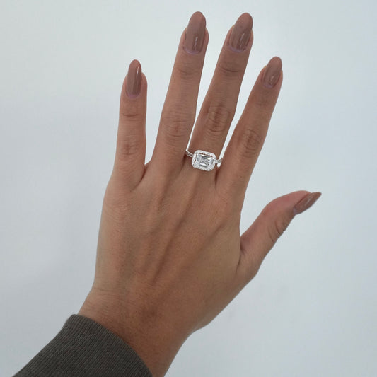 Anillo blanco semi cuadrado