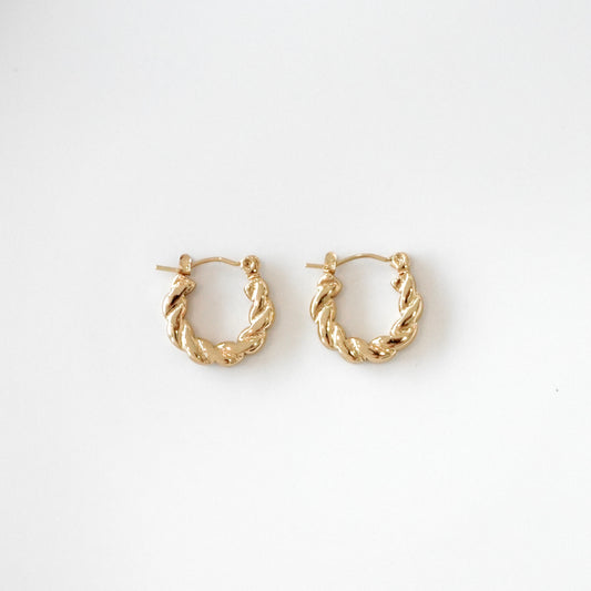 Hoops trenzadas pequeñas