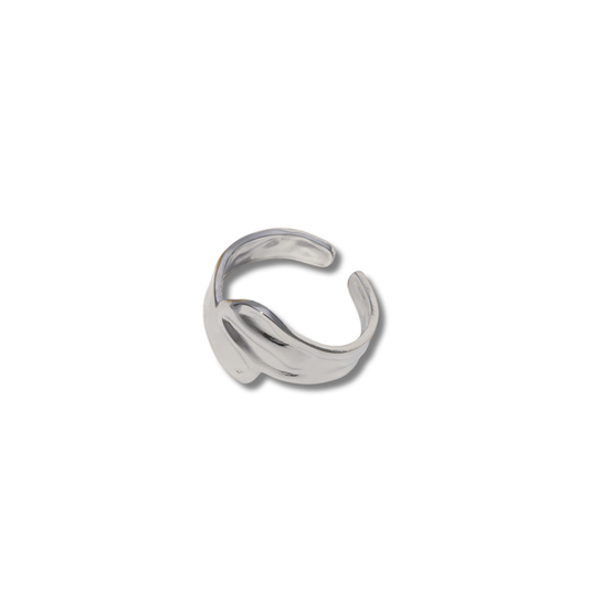 Anillo liso textura asimétrico plateado
