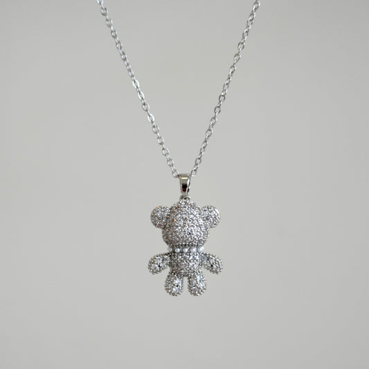 Cadena plateada oso con perlas y zirconias