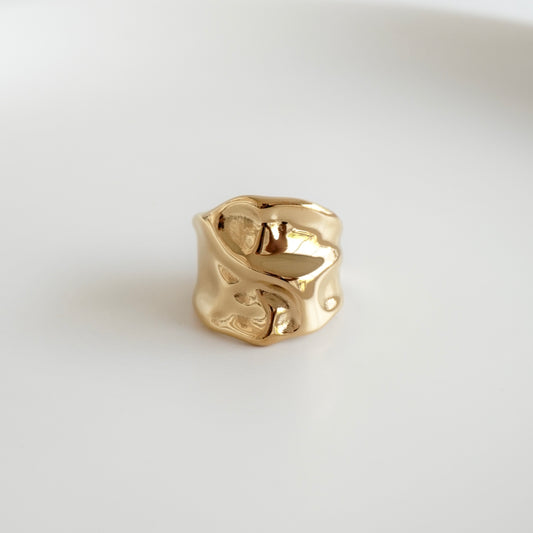 Anillo grueso con textura