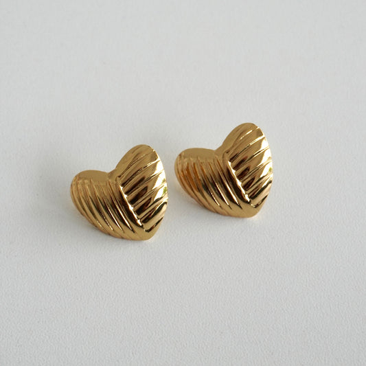Aretes corazón líneas vertical y horizontal