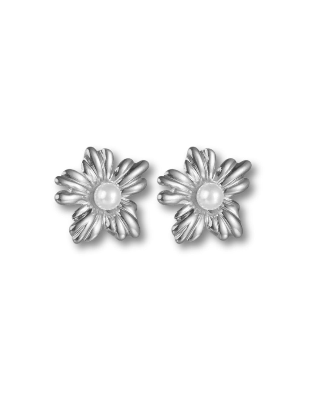 Aretes flores irregulares con perla plateados