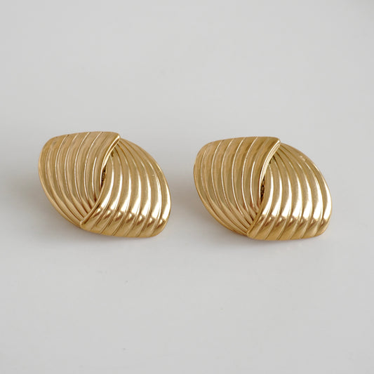 Aretes de nudo grande