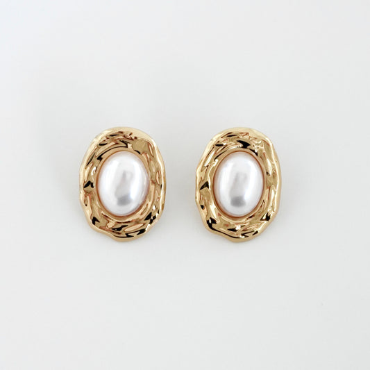 Aretes ovalados textura y perla