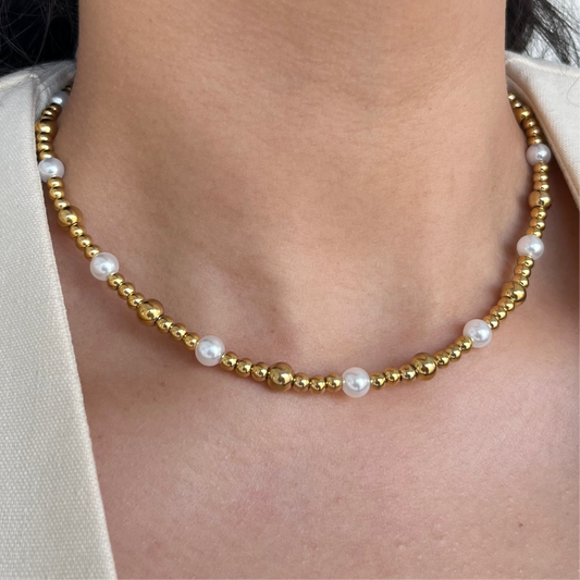 Collar de bolitas y perlas