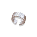 Anillo liso con triángulos